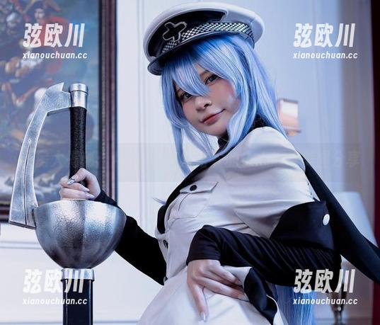 私房大揭秘：Azami在红裙下的小心思与美图分享