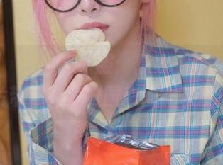 Dami(퀸다미)水手服：想象一下，免费照片带你体验校园恋爱的味道！