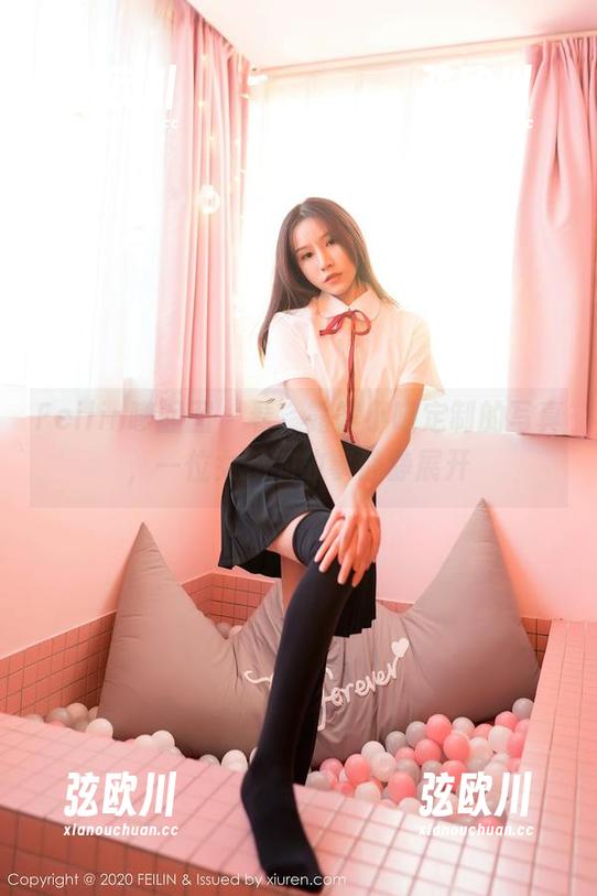 Feilin嗲囡囡 - 看，露露小喵定制的写真，一位女孩的故事静静展开
