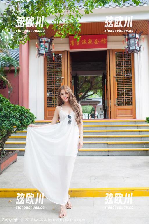 IMiss爱蜜社-小九月 IMiss爱蜜社 - 小九月的万圣节私房写真,光线变幻间,我的心也跟着悸动。