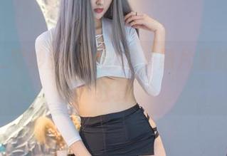 Luisa_零纱的cos剧情，照片里的细腻与狂野