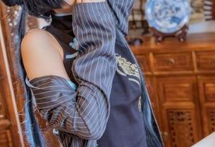 Quan冉有点饿致敬姐姐，私房美图中藏着你的白日梦