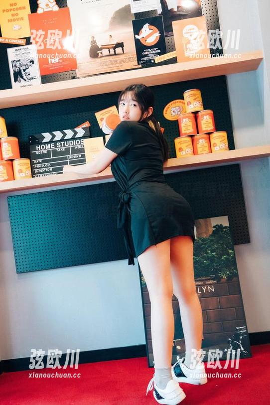 Sonson(손손)黑色写真集：在高清中，妩媚与神秘交织