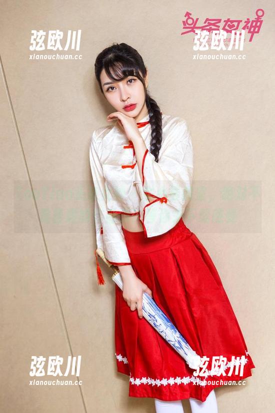 TouTiao头条女神 - 余心曼教室，绝对不是普通的作品集！等你来下载感受