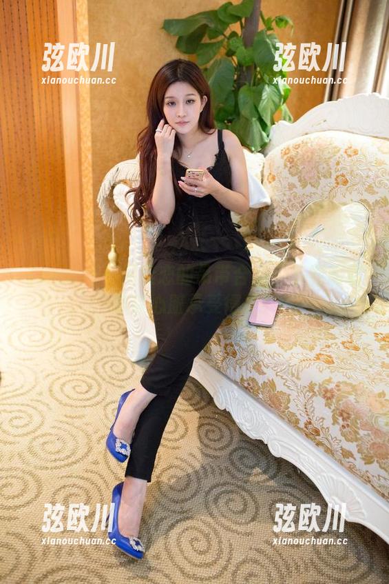 TuiGirl - 何奕恋的吊带合集：下载前请确保心脏承受得住！