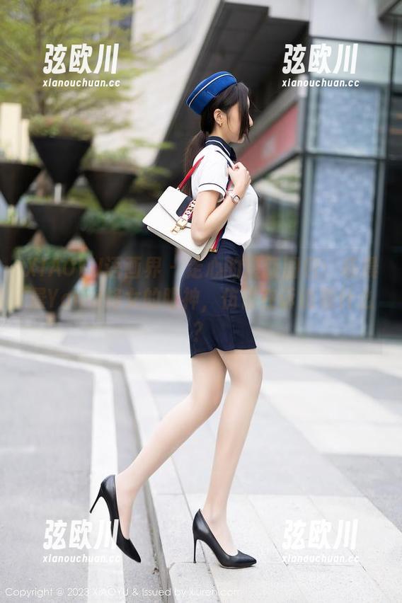 XIAOYU语画界 - 走心的最新图包：杨晨晨Yome修女的眼神，仿佛在诉说着什么？