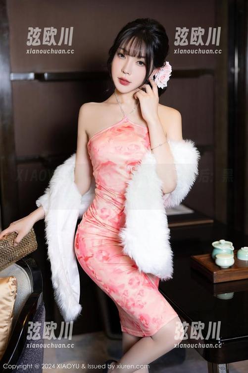 XIAOYU语画界 - 杨晨晨的写真背后：黑丝美腿女神的隐秘故事