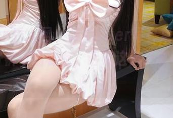 Xiuren秀人网 - 冷月yuer写真集大更新：牛仔裤中的秘密，话说这裤子真不简单！