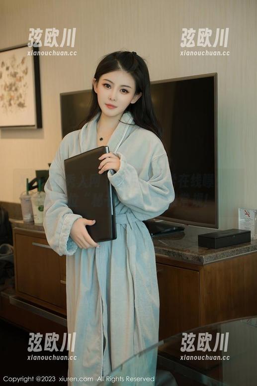 Xiuren秀人网 - 古月小同学在线曝光：看这位“秘书”如何打破常规！