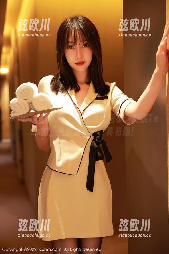 Xiuren秀人网 - 最新肉丝图集：安妮Tess的“光影游戏”，真有趣！