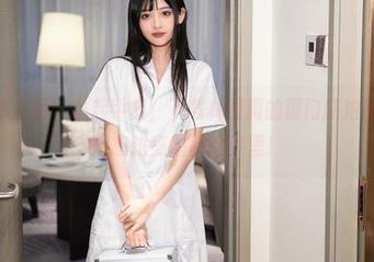 Xiuren秀人网 - 拿起手机，下载林星阑的厦门旅拍图集，感觉像窜进亮晶晶的梦里！