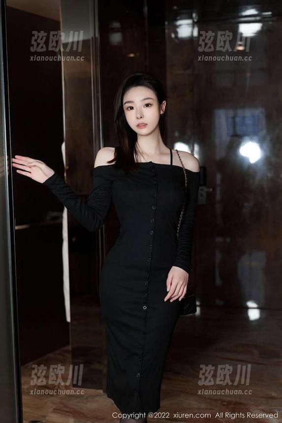 Xiuren秀人网 - 穿着棉袜的梦想：谢小蒽带来的美图合集，保持温暖与风格！