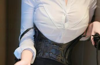 Xiuren秀人网 - 这就是颜浅浅Cindy的旗袍套图—穿上瞬间变身古典美人！