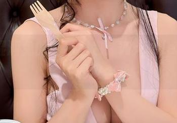 Yiko湿润兔的奇妙图包：WiggleWiggle的调皮合集