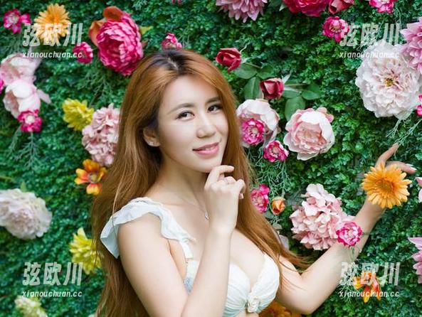 YouWu尤物馆 - 福利时间：冷不丁和她的死库水原图，真是毫无防备的美！