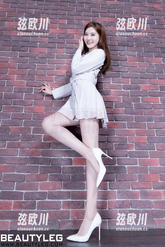 beautyleg - 黑丝下的AVY：她的私房图集给你的小惊喜