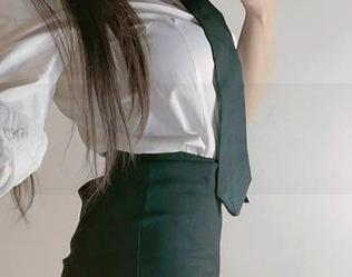 Miko酱的制服缠绕：图库资源间的小秘密