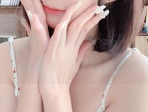 nagisa魔物喵的写真本vol.01：合集里的每一张都像在跟我默默对话。