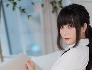 一智智OL黑丝合集:优雅与挑逗的完美平衡,真是个难得的尤物。