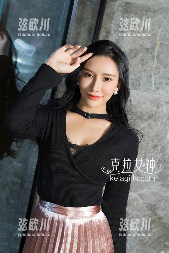 克拉女神 - 吕佳的美腿图集，它的最新更新给我带来了一阵心跳加速！