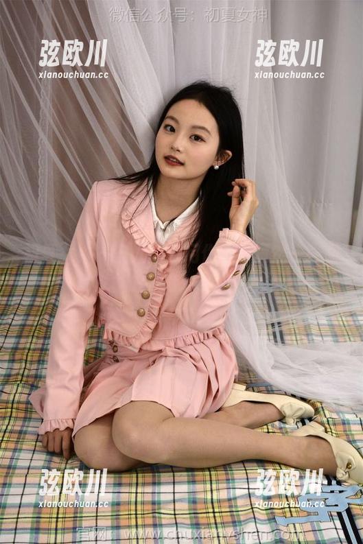 初夏女神 - 安妮的八月你好，竟然一张图片就能打动我，小心科技！