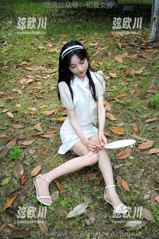 初夏女神 - 打破次元壁！柒柒的粉红回忆套图果然只属于那些有故事的人！