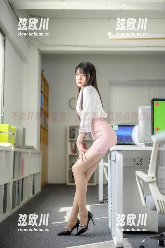 坏露露香宝 不羁坏露露香宝,全套黑丝自拍点燃你的灵感!