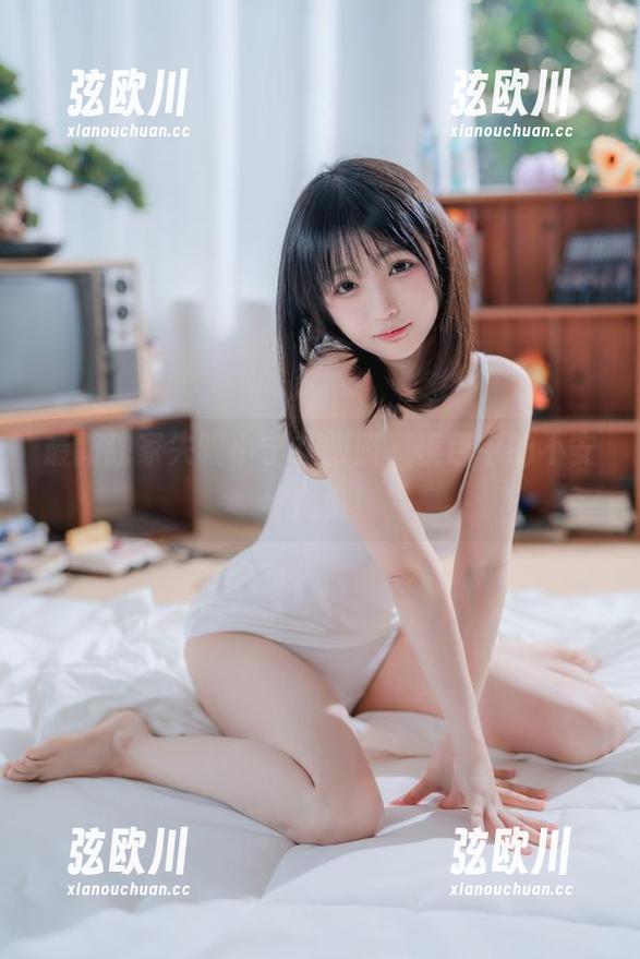 最新独家失眠小宁礼服照，夜色中的不安与优雅！