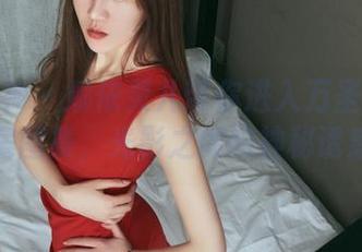 头条女神 - 娜依灵儿带你进入万圣节的私房图集，光影之间的神秘诱惑