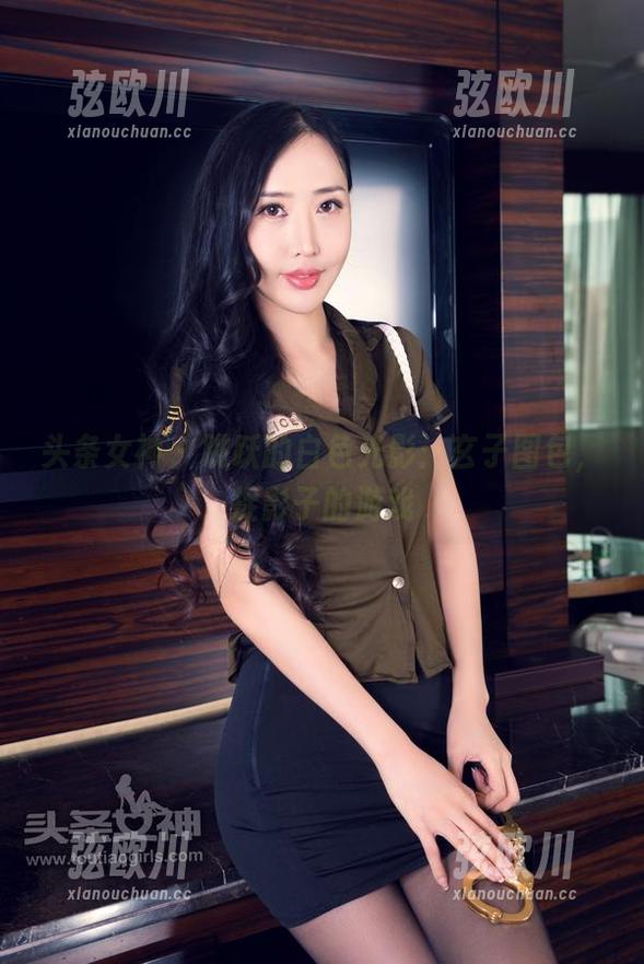 头条女神 - 跳跃的白色光影：玄子图包，捉影子的游戏