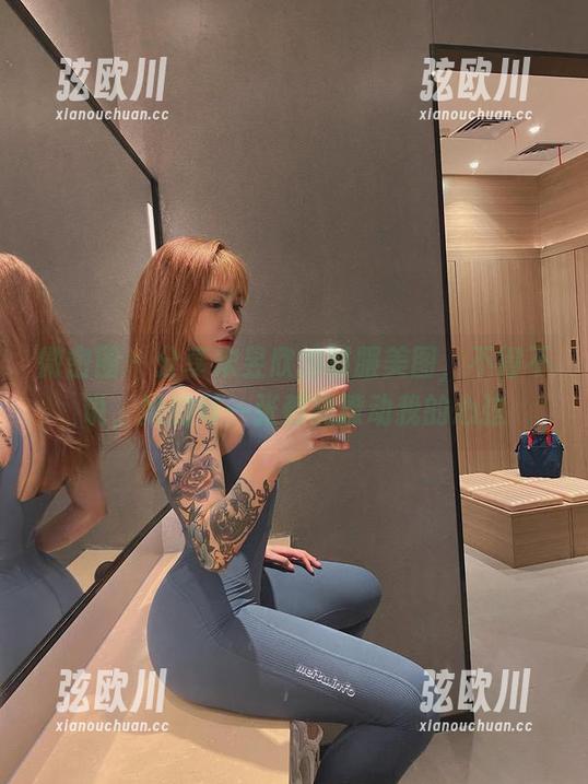 微密圈 - 分享宋昱欣的制服美图，不得不说，她的每一张都能撩动我的心弦