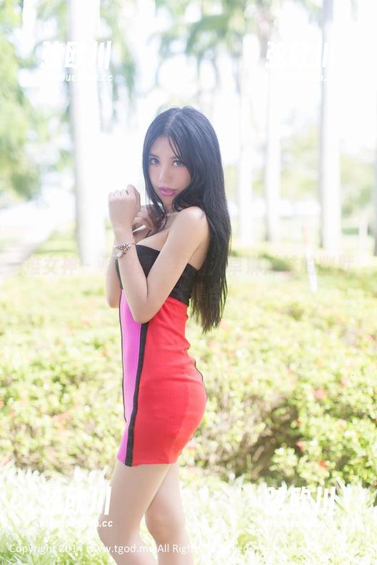 推女神 - 私拍裹身红裙：卓琳妹妹的幽默瞬间大集合！