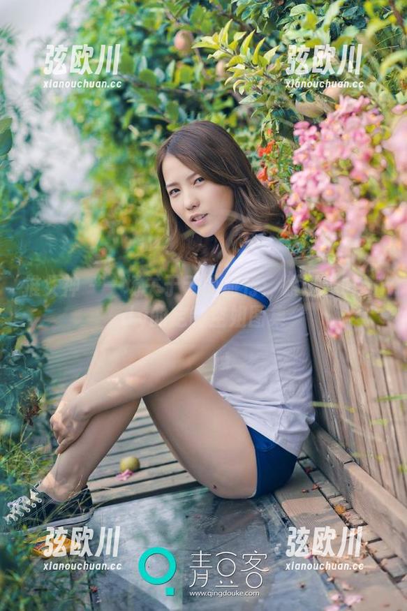 推女神 - 一场关于云的旅行：徐妍馨Mandy的定制空姐图集