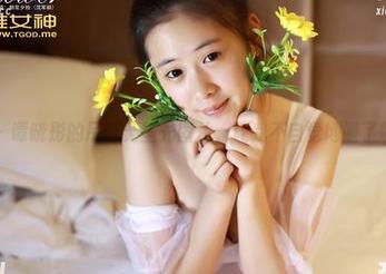 推女神 - 谭晓彤的吊带无圣光图片，让我不自觉地咽了咽口水！