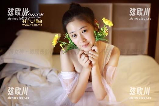 推女神 - 谭晓彤的吊带无圣光图片，让我不自觉地咽了咽口水！
