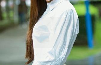 推女郎 - 短裙福利不断，连欣真的是个写真创造者，我不行了！