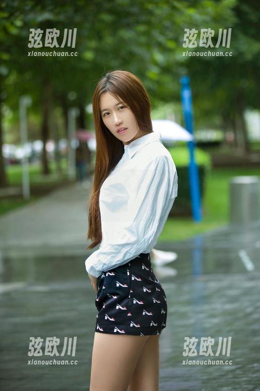 推女郎 - 短裙福利不断，连欣真的是个写真创造者，我不行了！