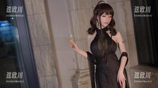 网盘大促销：星野saori的碧蓝航线写真免费放送，爱宕高雄强势来袭！