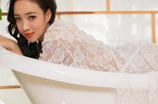 果团网 - 王语纯的粉色魔法：写真图集，光线和影子下的小心思