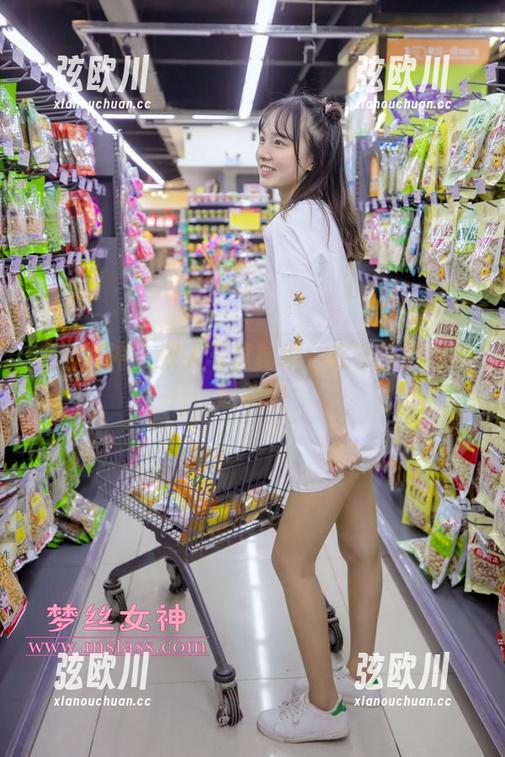 梦丝女神 - 双人写真秘境：在宁夏的光影游戏中