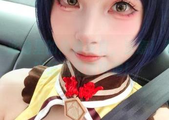 橙喵：泳池里的高清写真，注意！看完要降低潮湿脑电波！