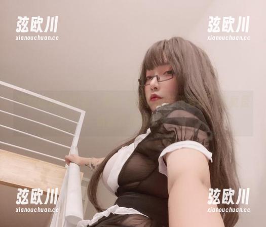 次屁啦泳装图包：那些光线下的若隐若现，究竟是资源还是幻觉？