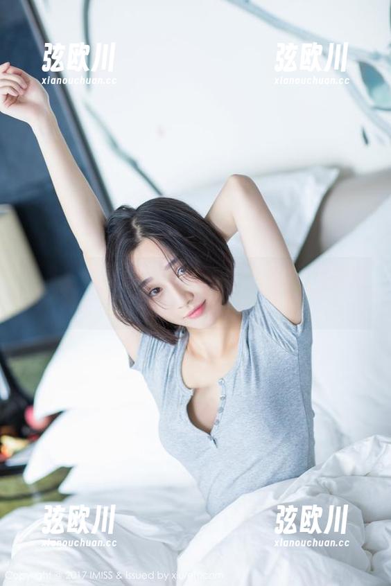 爱蜜社 - 私聊LindaLinda：双马尾美图里的秘密与偶然