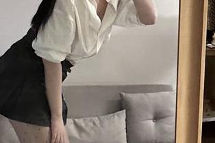 微密圈 - 玫桃泡芙的运动美学：写真资源，解锁奇妙的身体线条