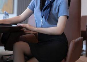 秀人网 - Elise谭晓彤的奶牛写真，高清之下的故事分享给你！