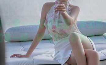 秀人网 - 乔一一短裤资源，莫名吸引我目光的每一帧，呼吸都跟着变得轻快。