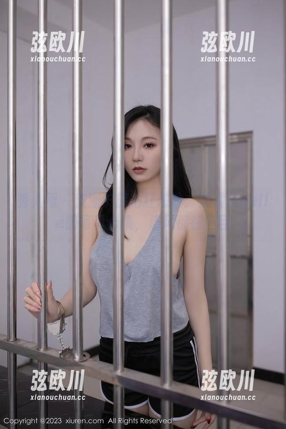 秀人网 - 江浙沪旅拍狂想曲：媛媛酱belle的写真合集，连风都在侧目
