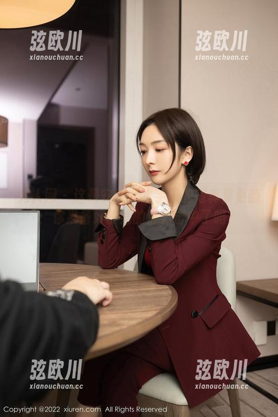 秀人网 - 这是安然儿水手服的写真集更新：你准备好被她的魅力击中了吗？