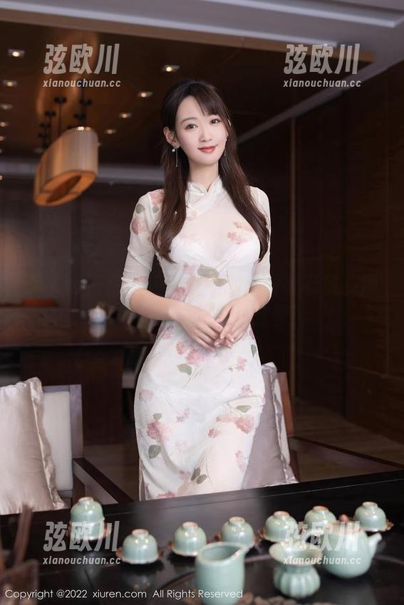 秀人网 - 想知道穿校服的张雨萌有多有趣？来看看她的图片分享！
