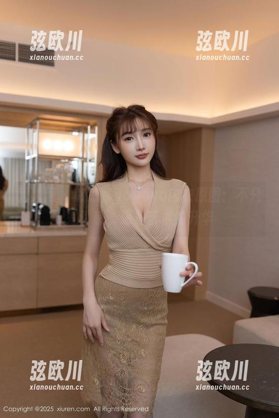 秀人网 - 悠悠酱yoyoyo内衣原图：不只是诱惑，更是艺术的升华